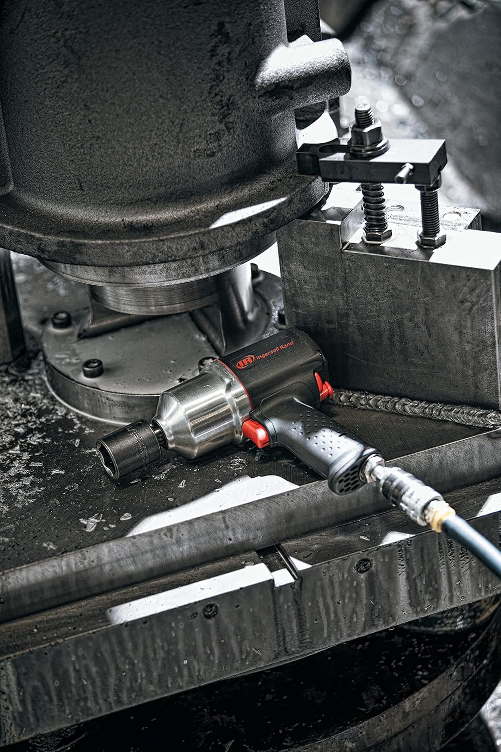 Ingersoll Rand 2135QXPA 1/2" Air Impact Wrench, Quiet, 1100 ft-lb Torque, Friction Ring Retainer, Pistol