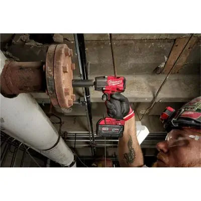 Milwaukee Tool M18 FUEL 1/2 " Mid-Torque Impact Wrench w/ Friction Ring Kit