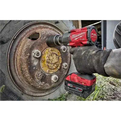 Milwaukee Tool M18 FUEL 1/2 " Mid-Torque Impact Wrench w/ Friction Ring Kit